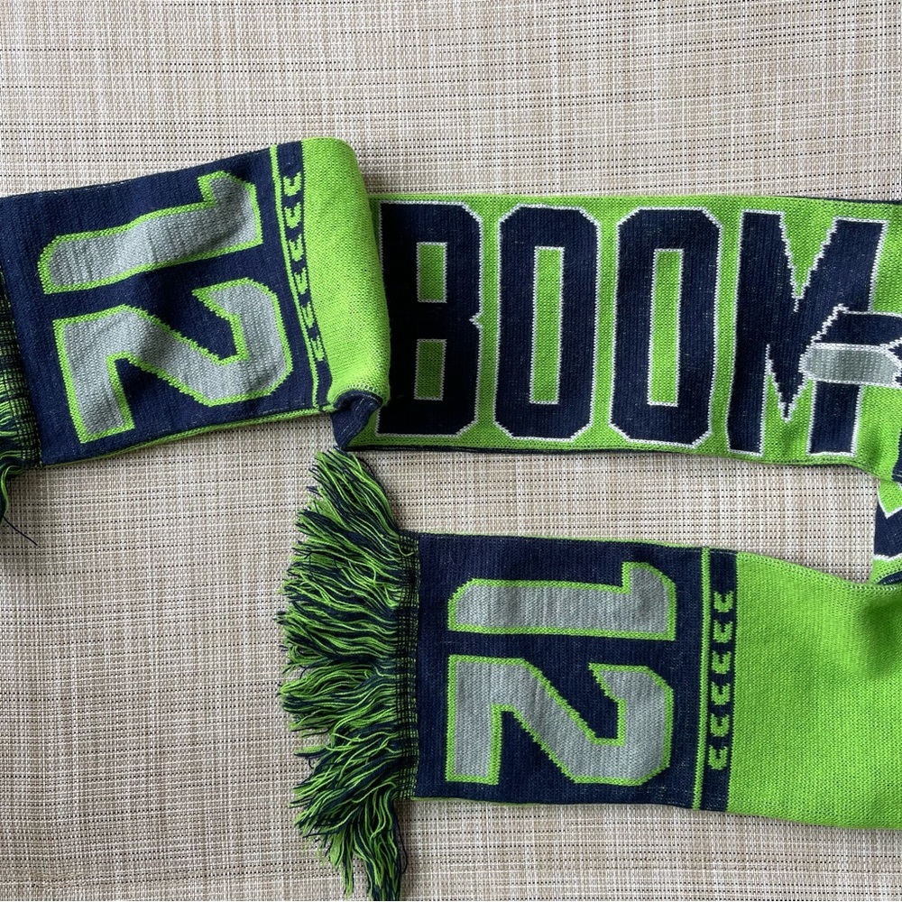 Seattle Seahawks Boom Town Reversible Scarf - Picture 5 of 5